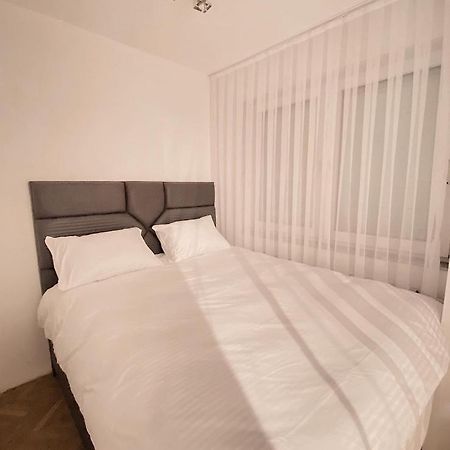 Diamond Apartment Prishtina 2 بريشتاين المظهر الخارجي الصورة